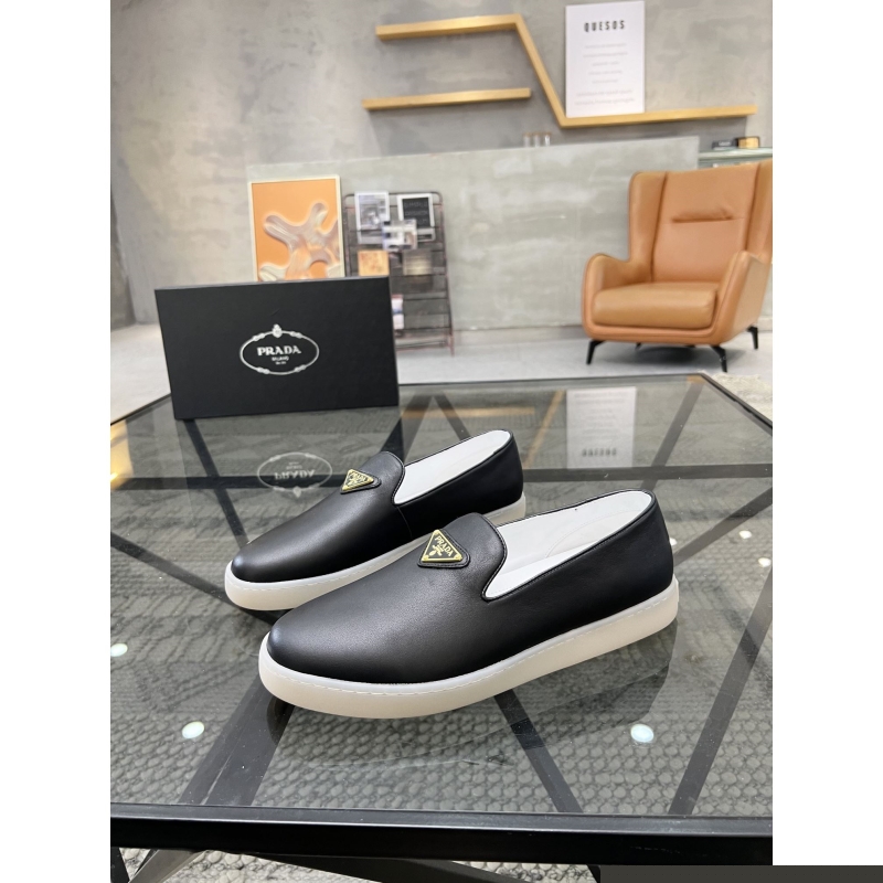 Pra*a casual shoes